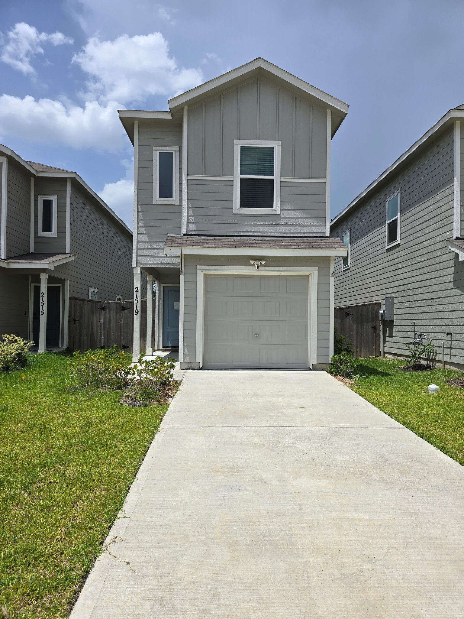 New Caney House: 21519 Carosella Dr