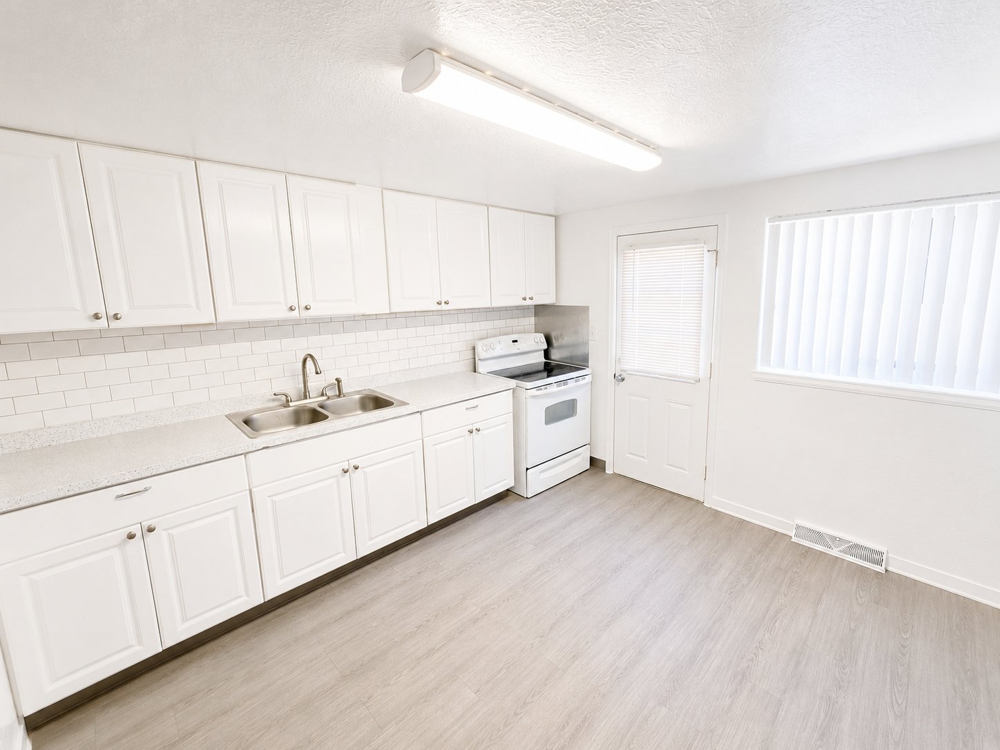Lakewood Apartment: 8101-8195 W. 9th Ave