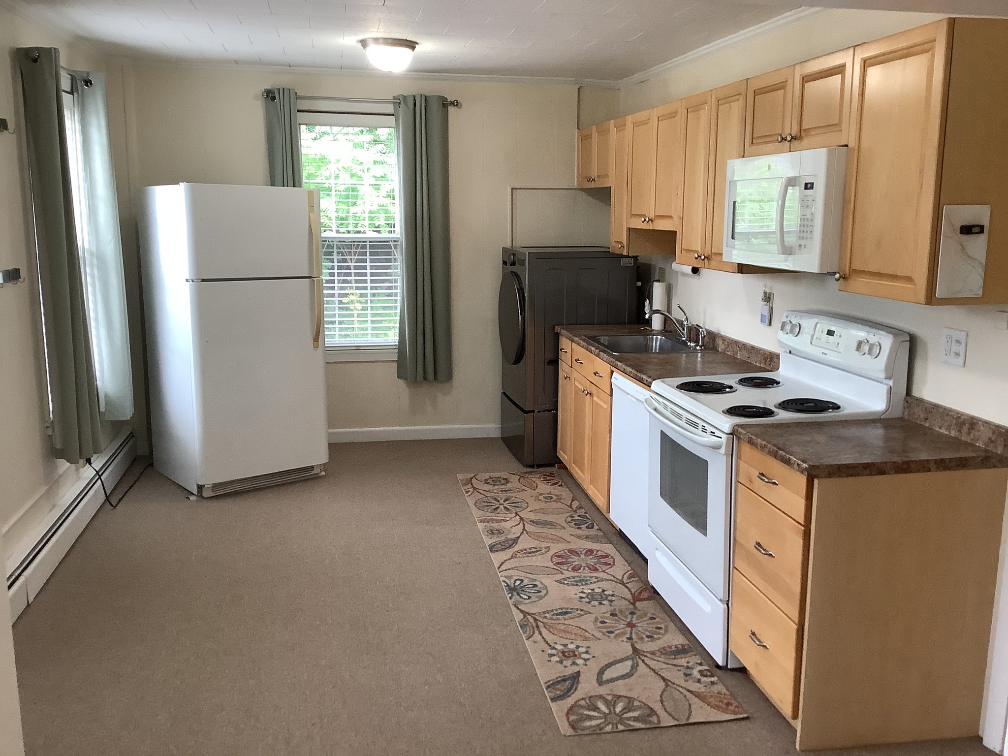 Andover Apartment: 207 Andover St