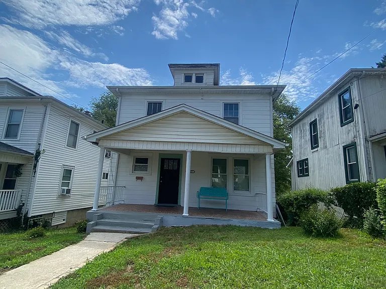 Roanoke House: 1421 7th St SE
