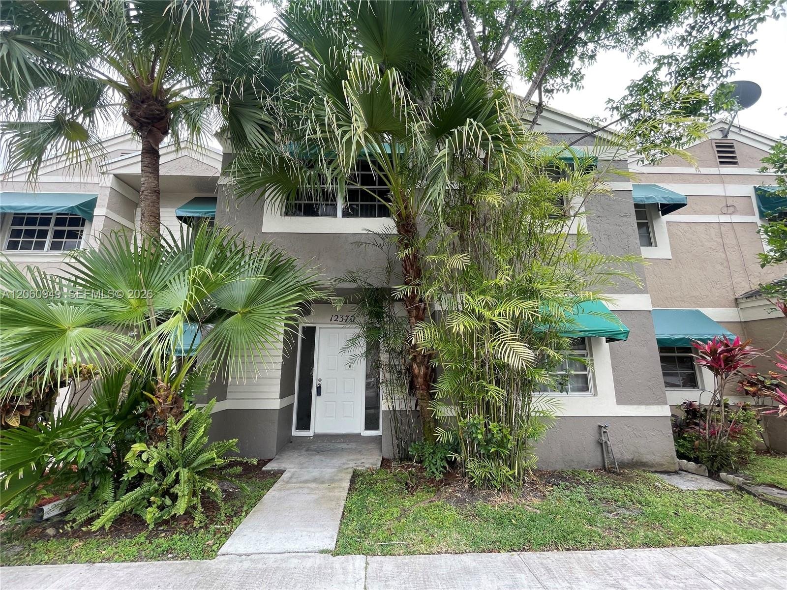 Cooper City Townhome: 12370 SW 52nd Place