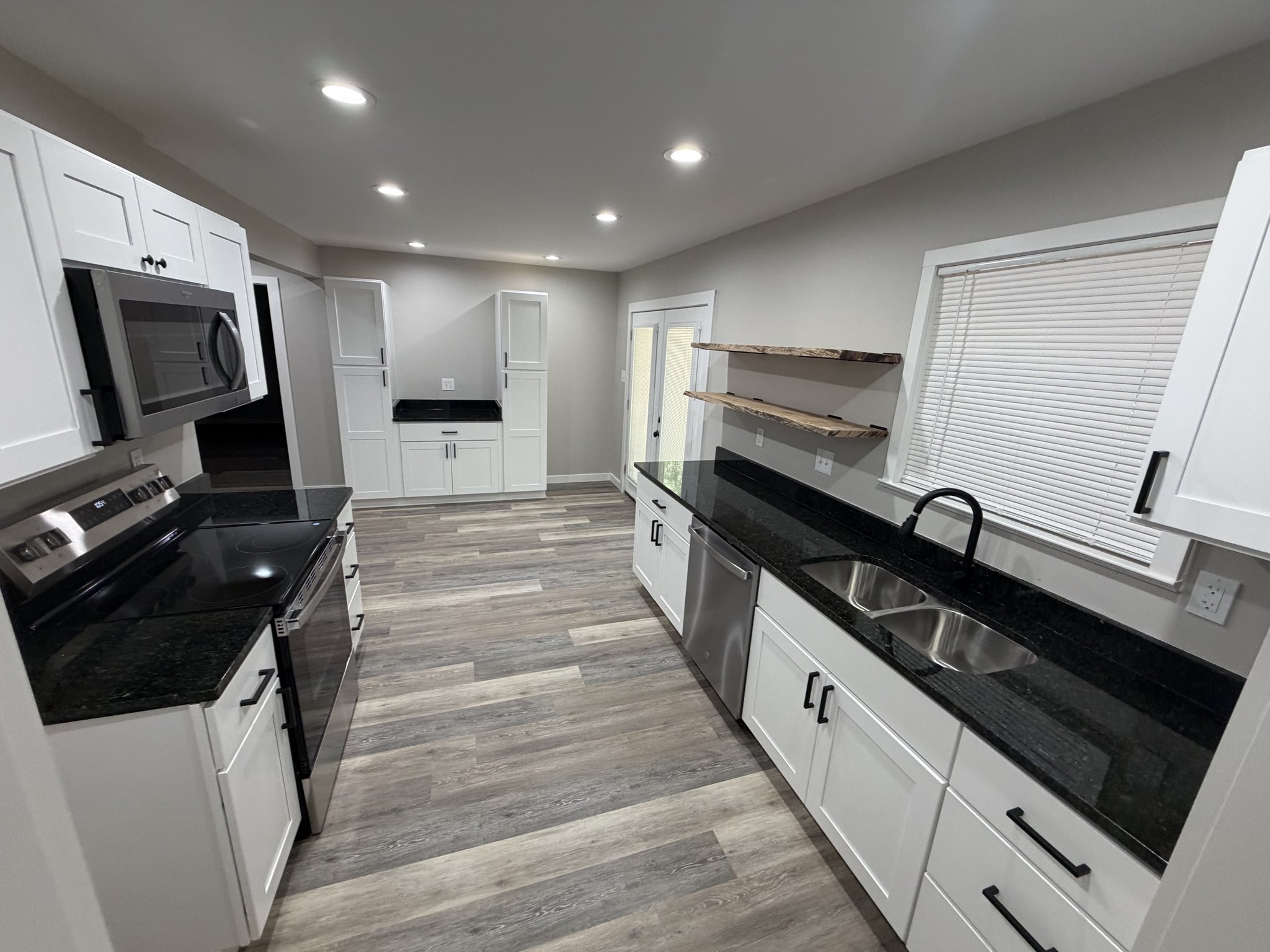 Prattville House: 657 Thomas Avenue