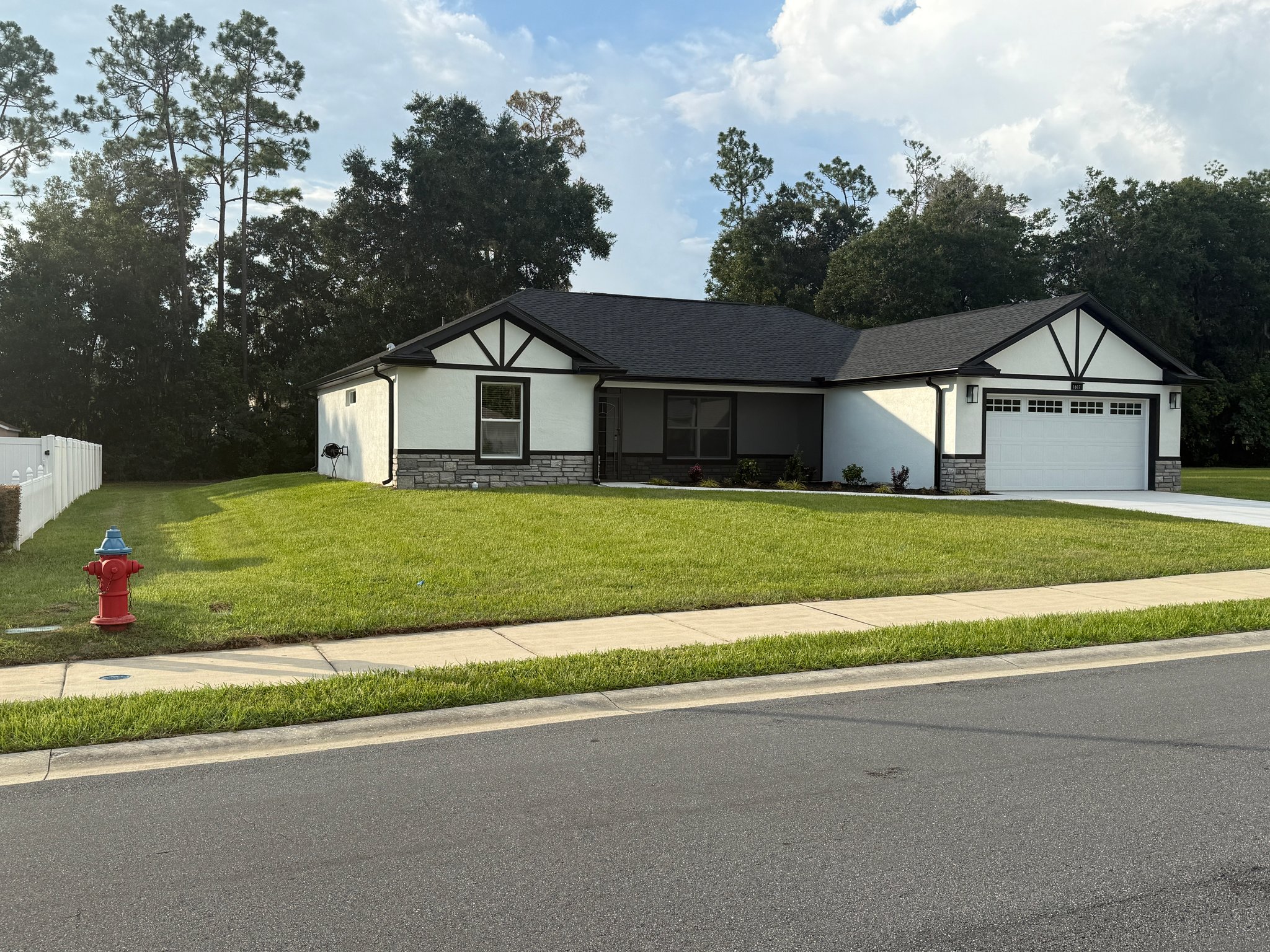 Ocala House: 1607 NE 46th Rd