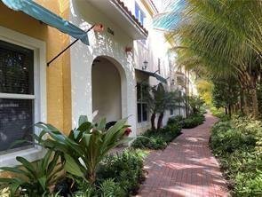 PEMBROKE PINES Townhome: 12466 NW 17th Ct
