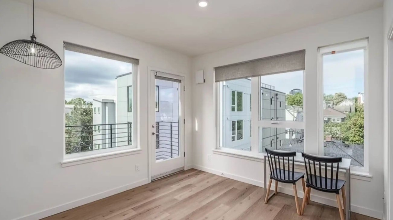 Seattle Condo: 4751 21st Avenue Northeast