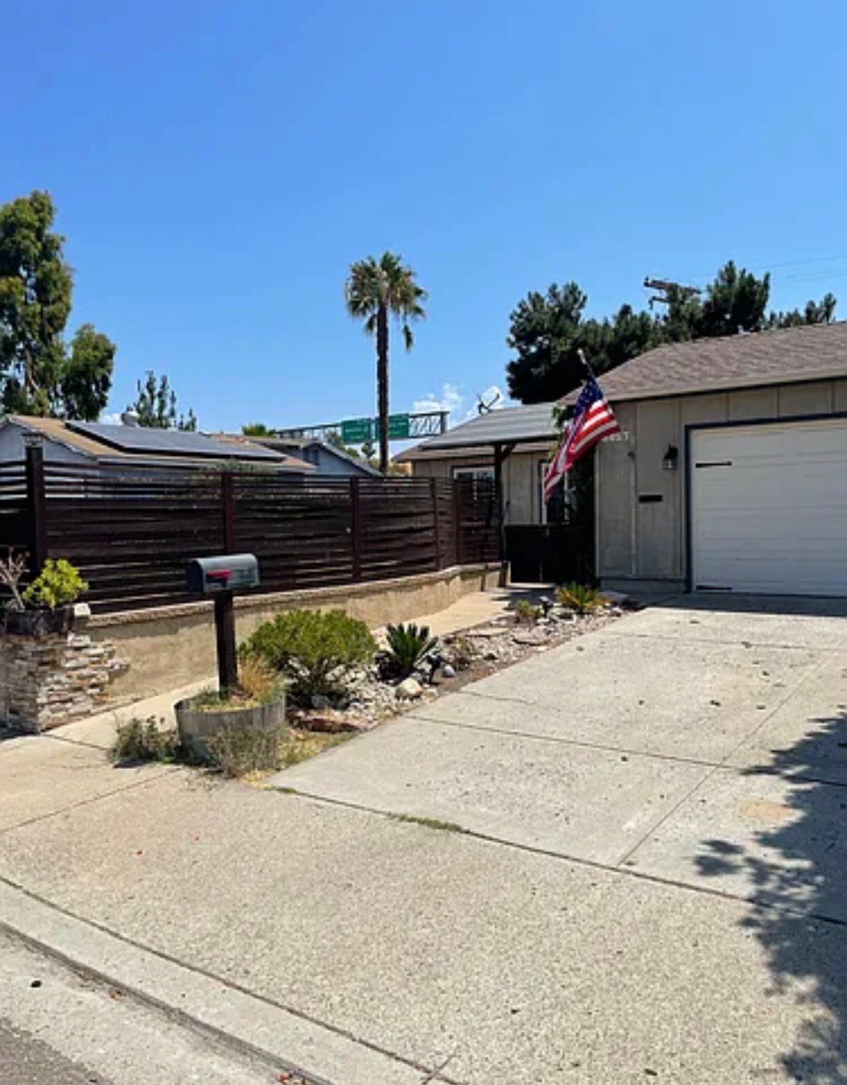 Santee House: 8627 Ian Way