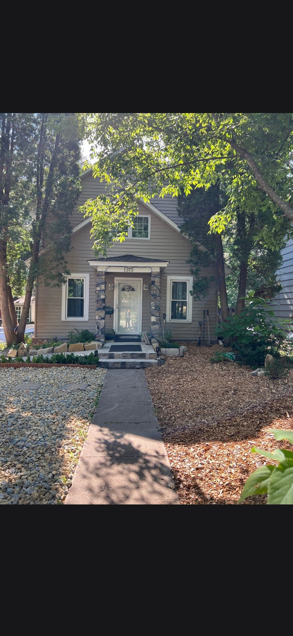 Hudson House: 1315 2nd St