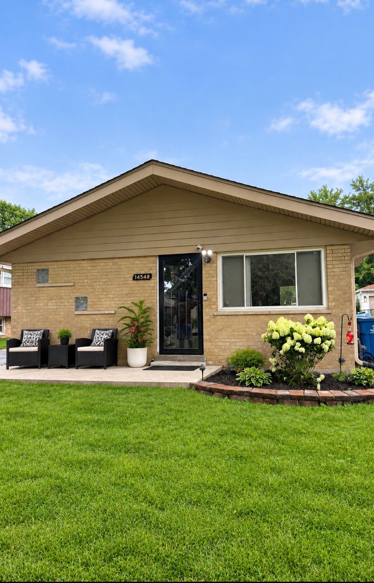 Midlothian House: 14548 Tripp Ave