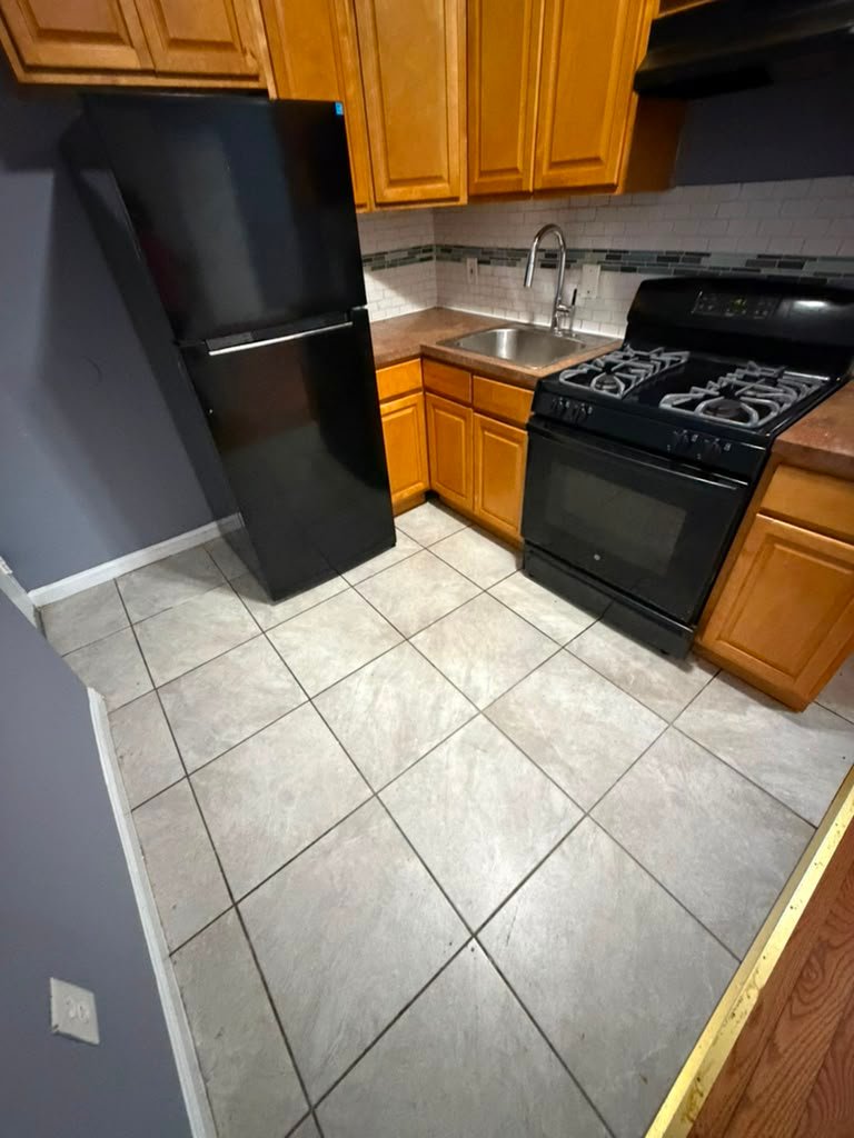 Newark Apartment: 49-51 Brookdale Ave