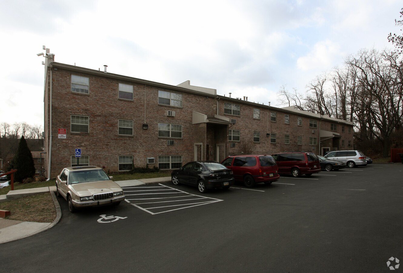 Harrisburg Apartment: 16 Ivey Lane