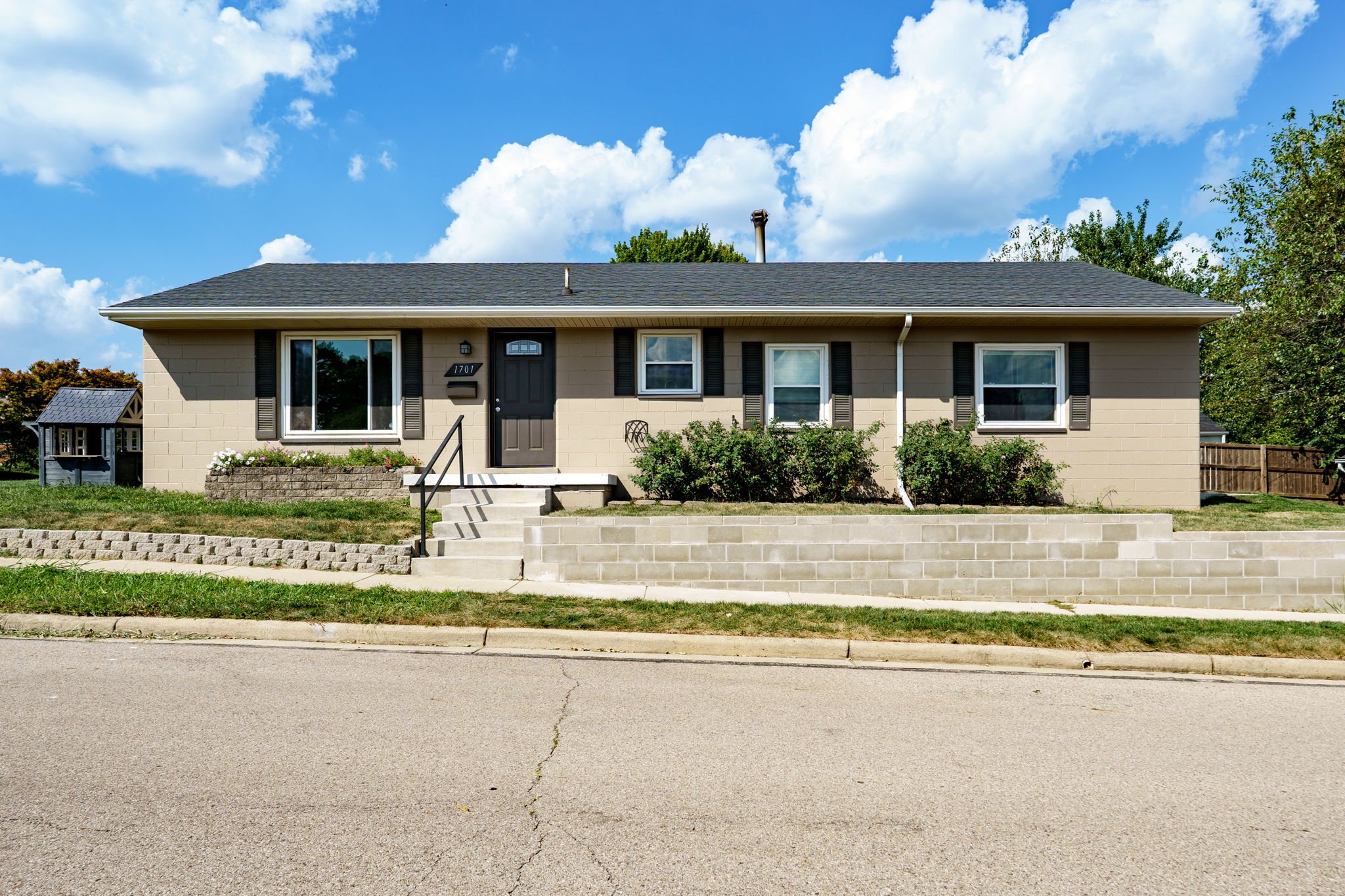 Dayton House: 1701 Briedweng