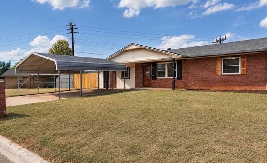 Mustang House: 409 E Linden Ln