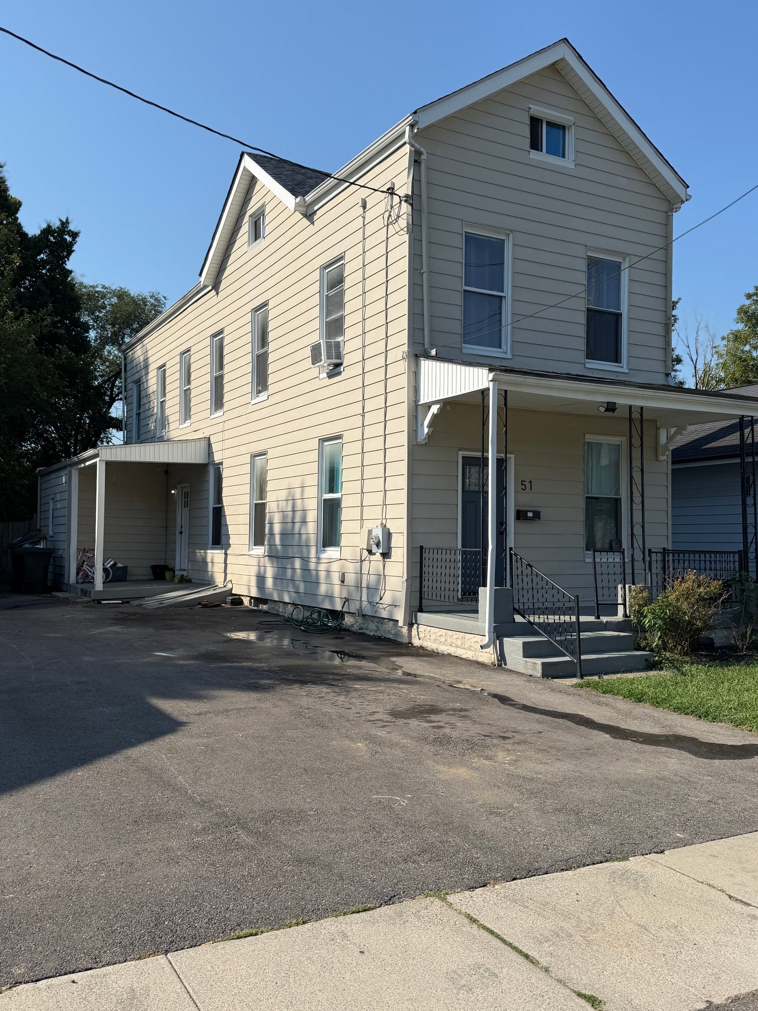 Cincinnati House: 51 De Camp Ave