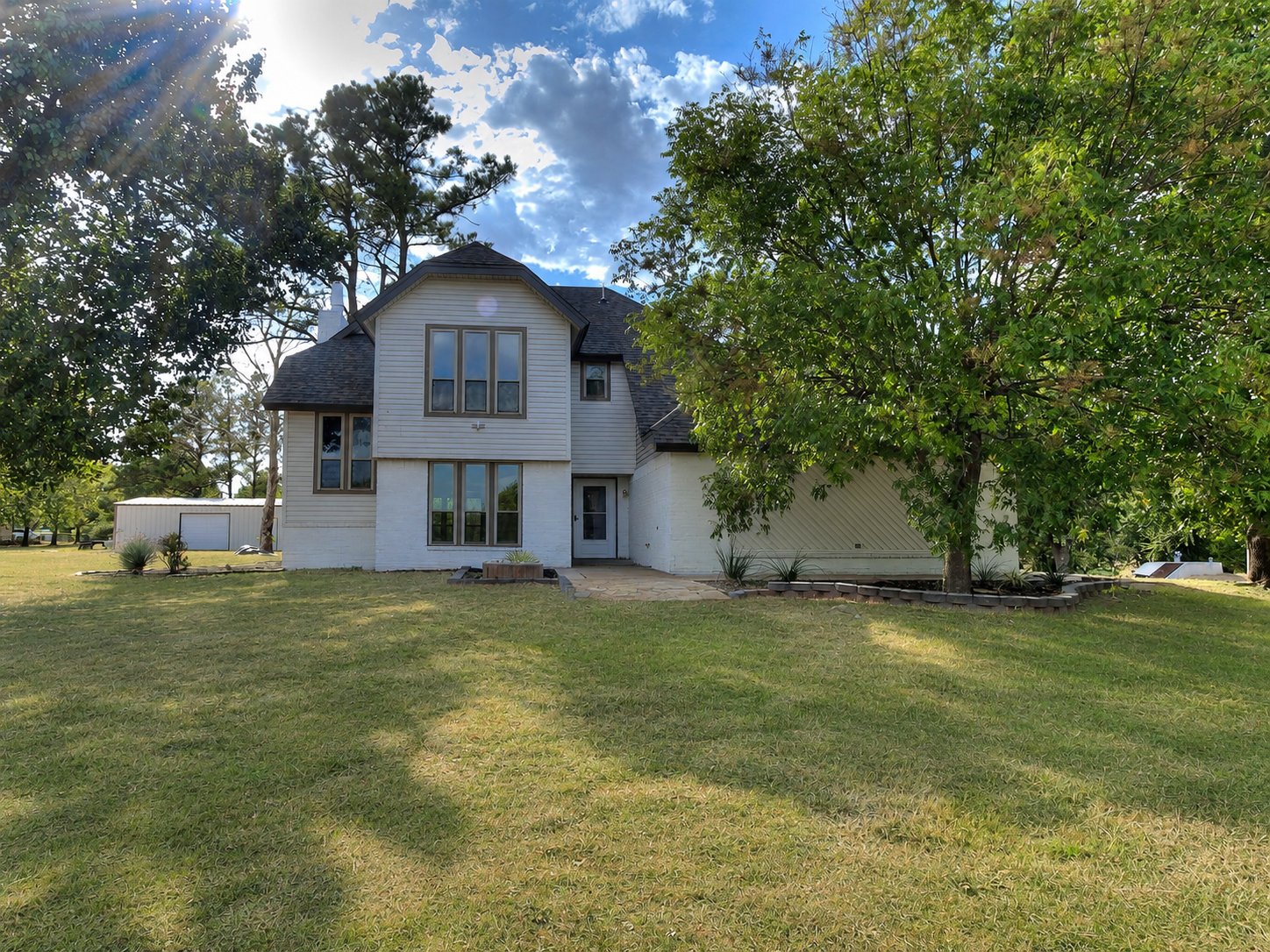 Tuttle House: 407 E Cedar Dr
