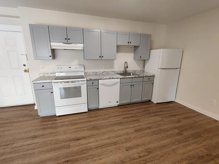 Amherst Apartment: 30 Gatehouse Road