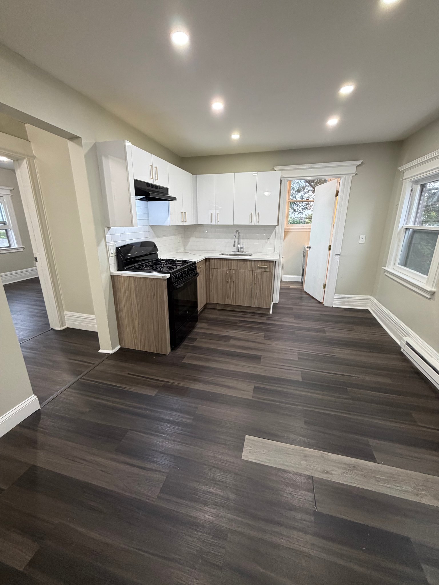 Orange Multiplex: 76 Ridge St
