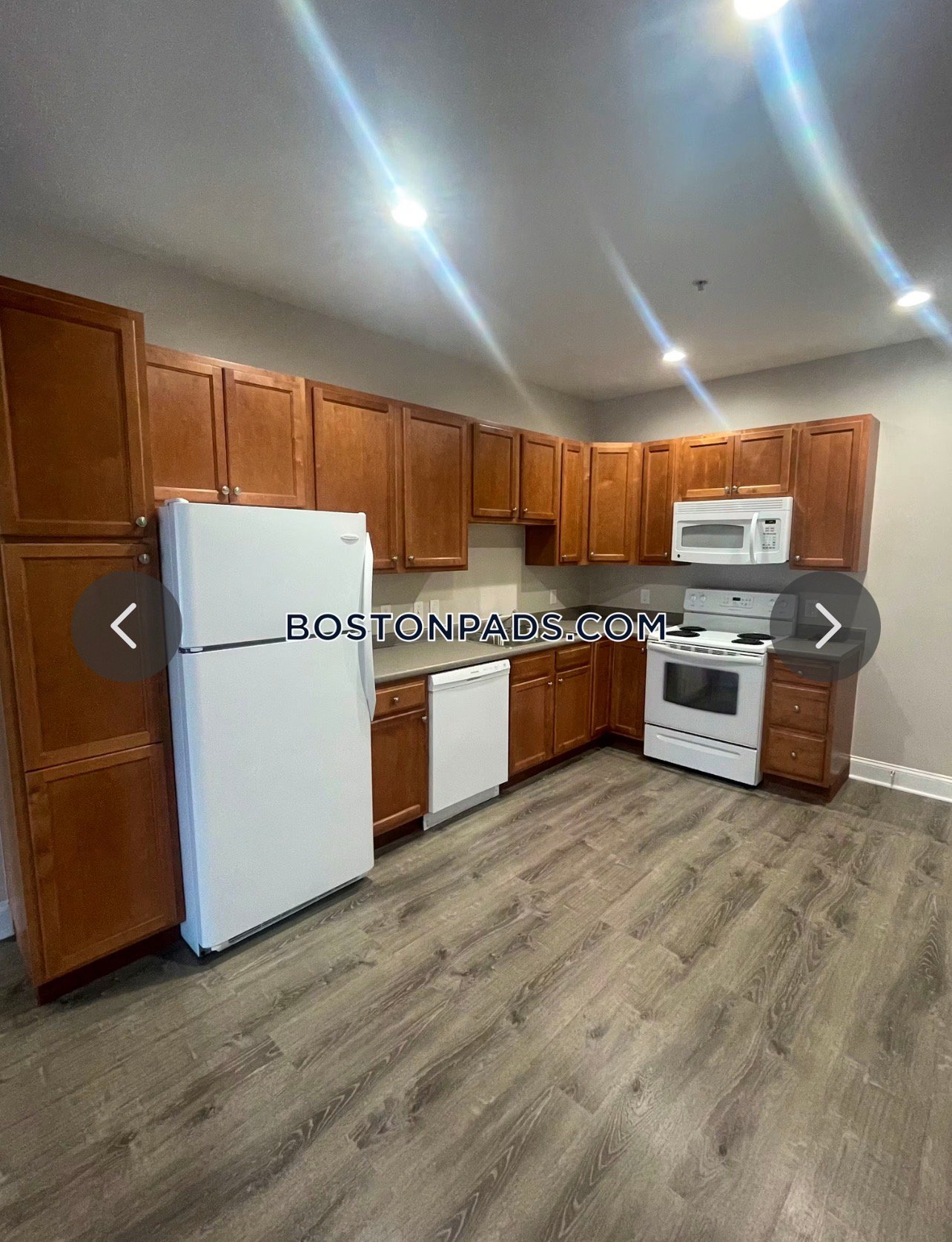 Fall River Apartment: 4801 N Main St