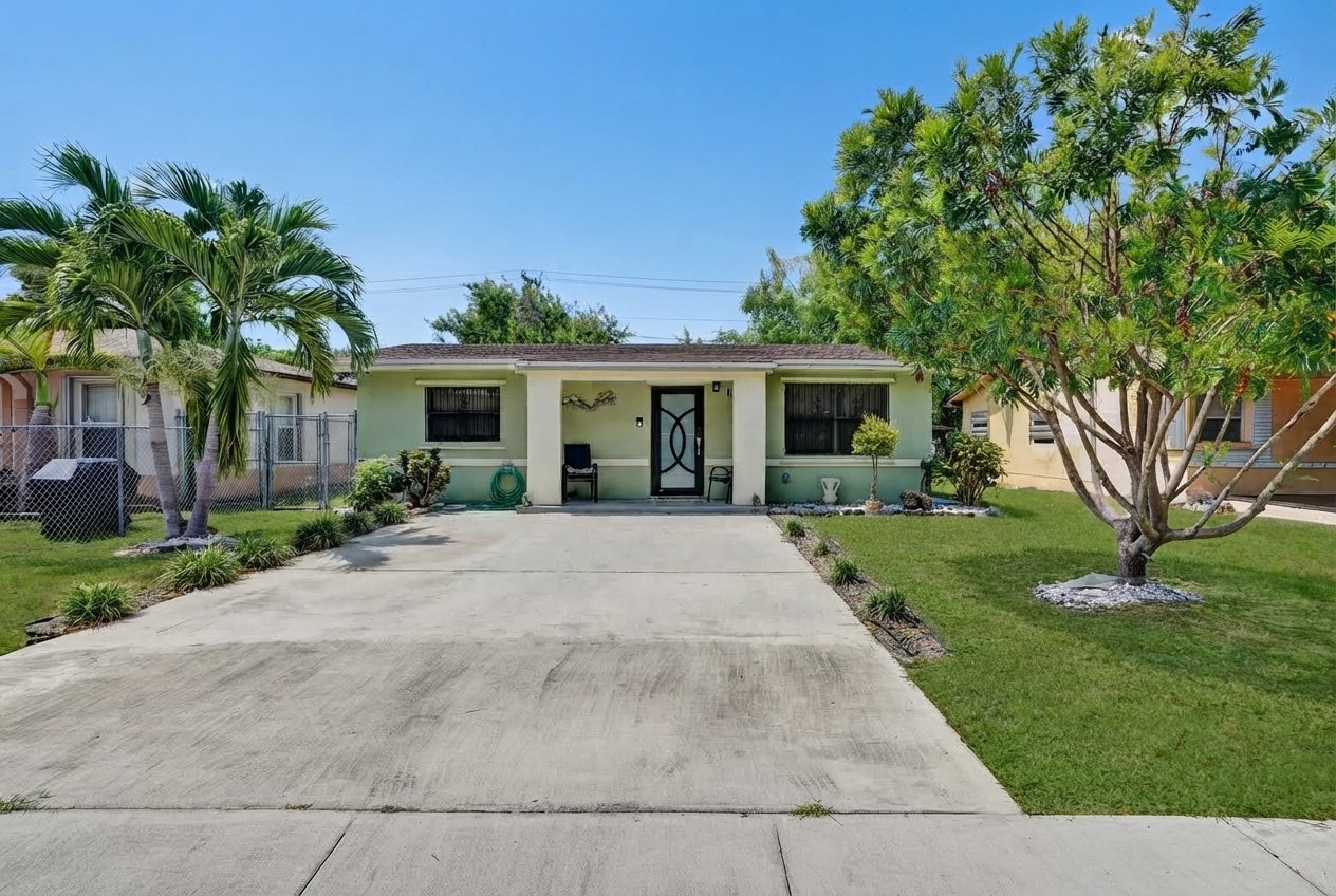 Miami House: 10366 SW 172nd St