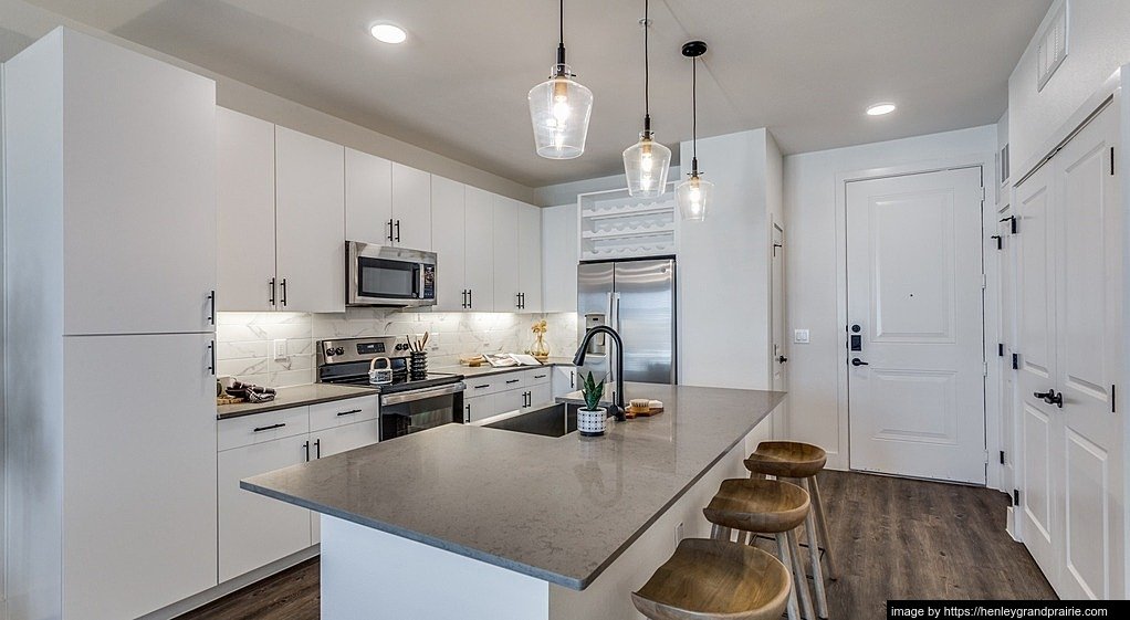 Grand Prairie Apartment: 3850 Double Oak Ave