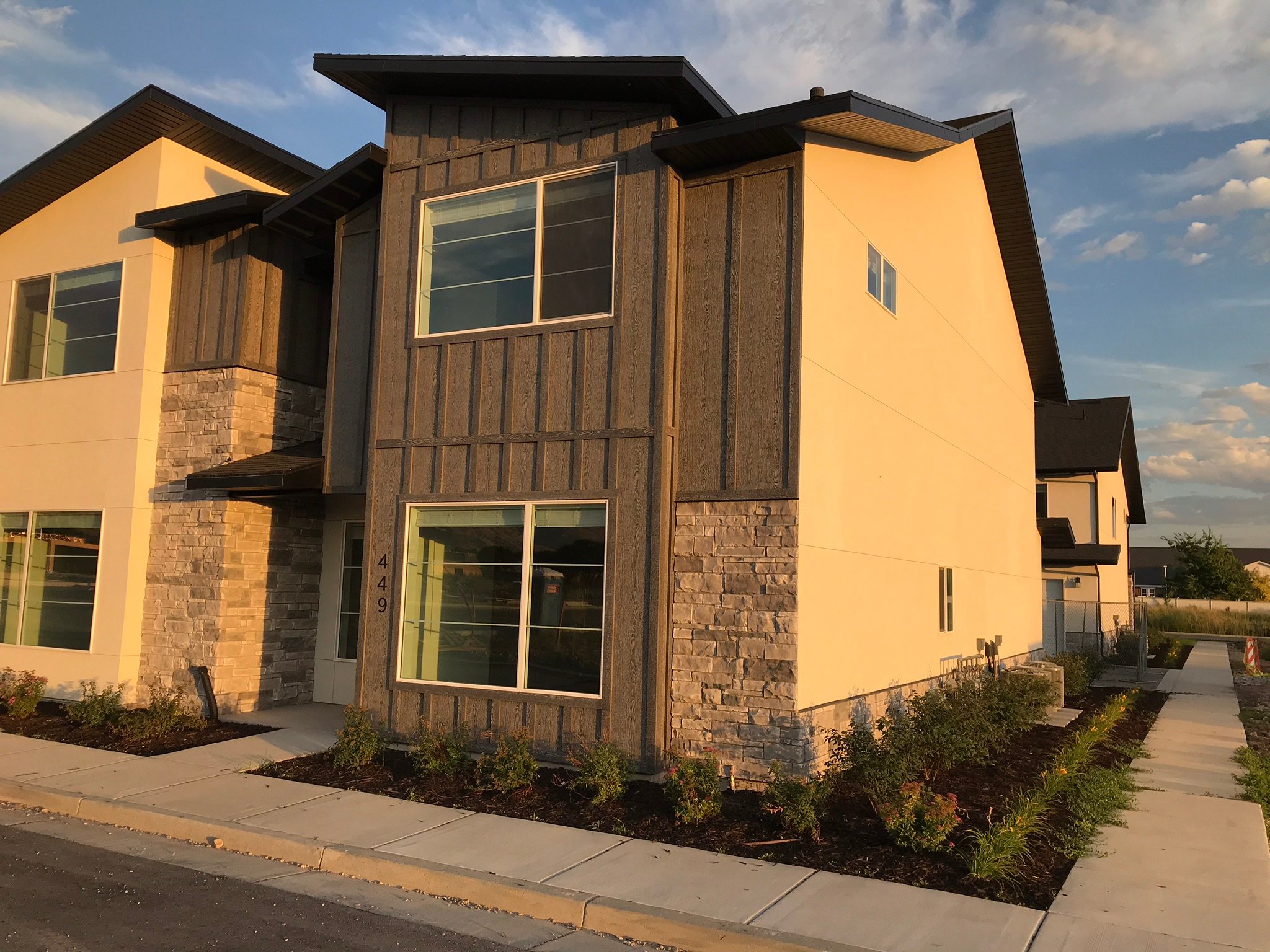 Providence Townhome: 449 W 85 S