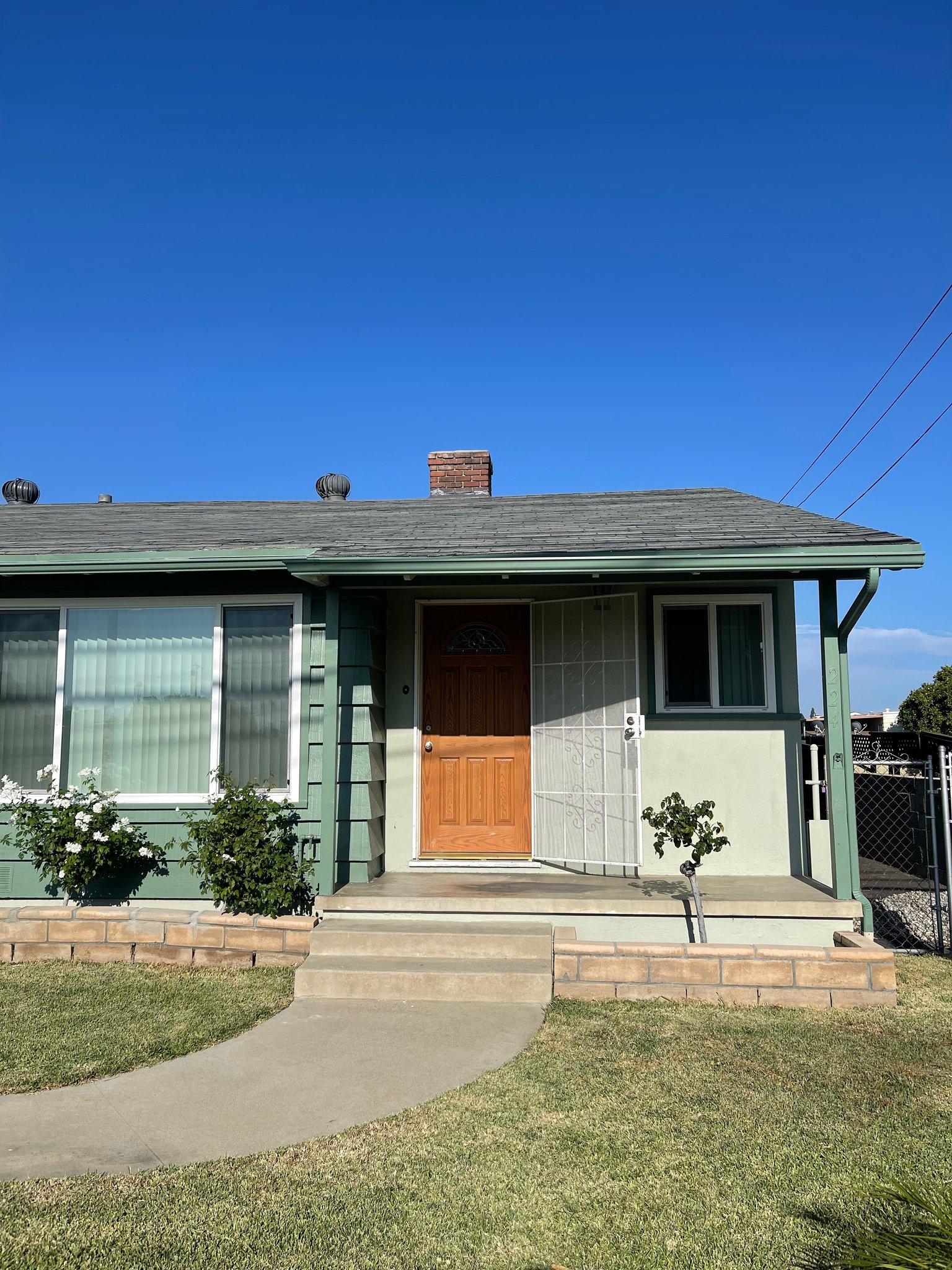 San Dimas Townhome: 224 South Valley Center