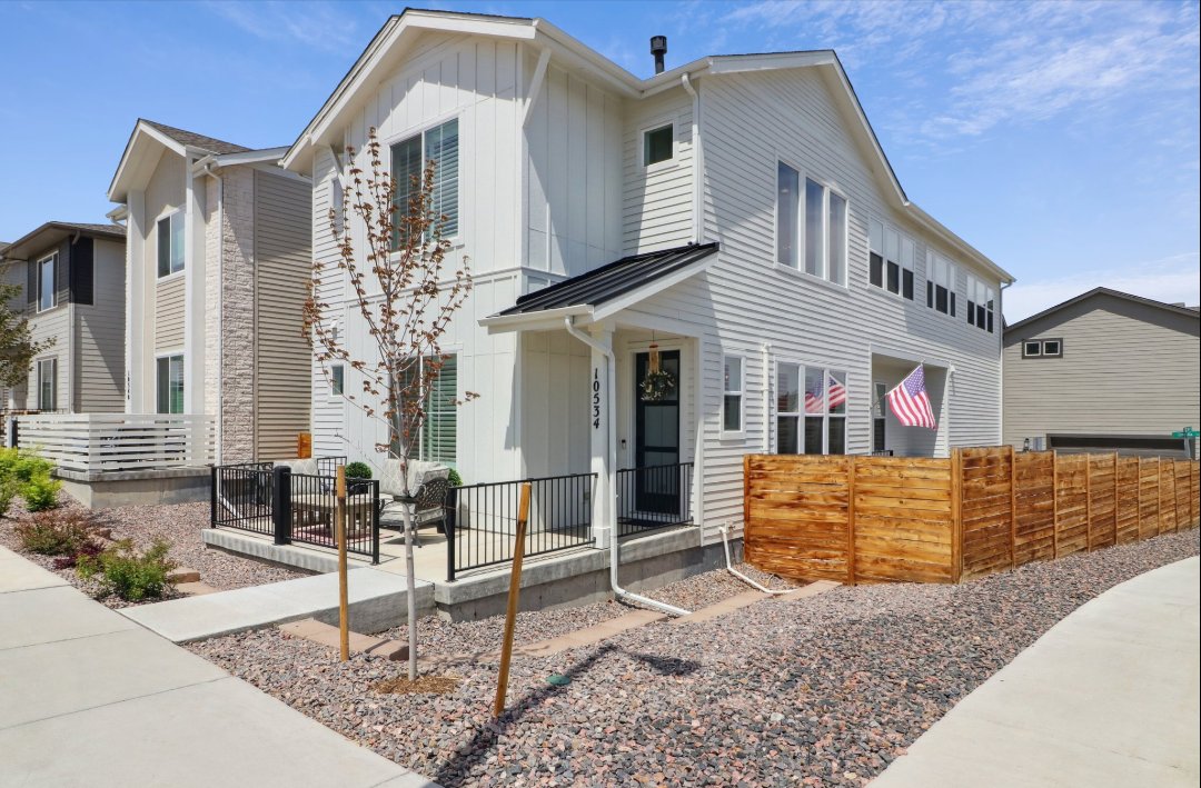 Lone Tree House: 10534 Oncilla Ln