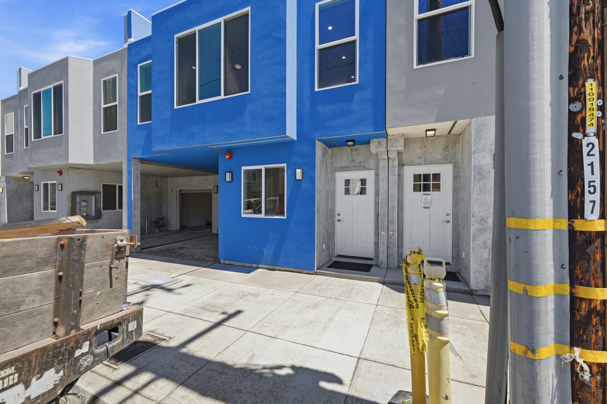 Daly City House: 67 Calgary Street
