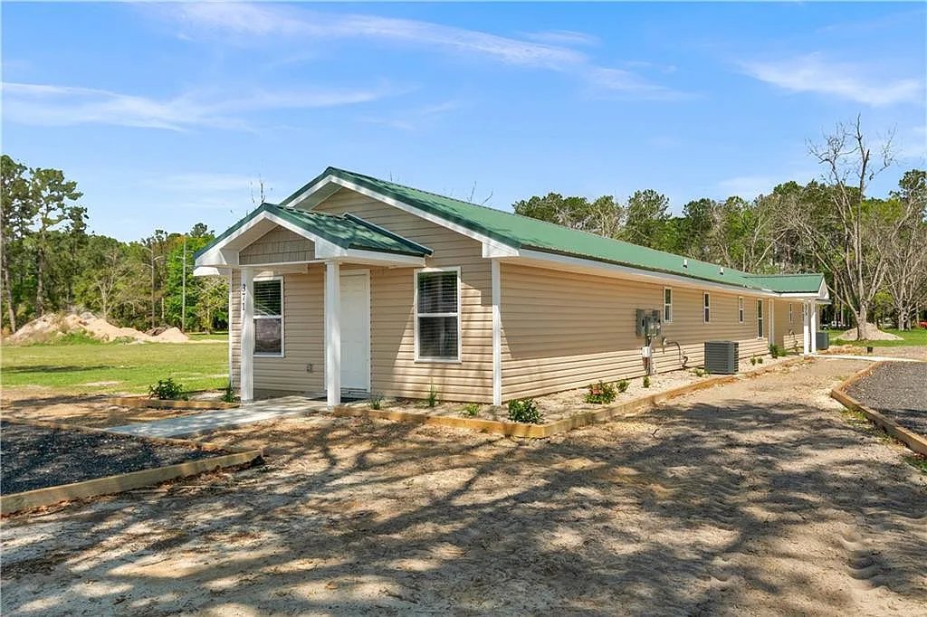 Waycross House: 389 Cherokee Ave