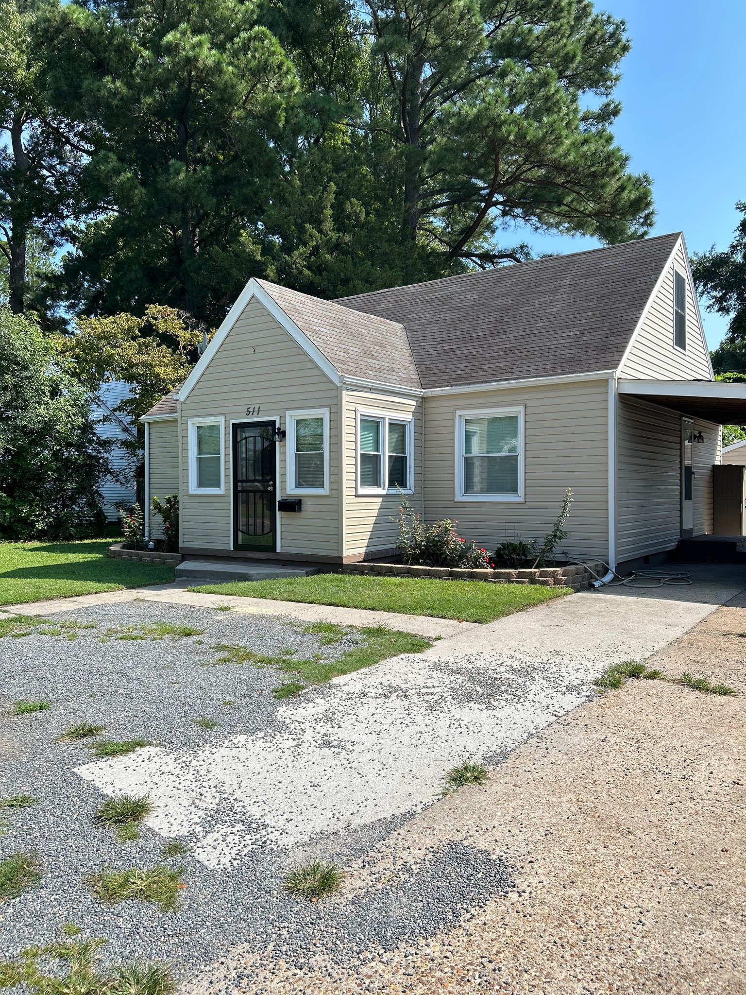 Norfolk House: 511 W Little creek Rd