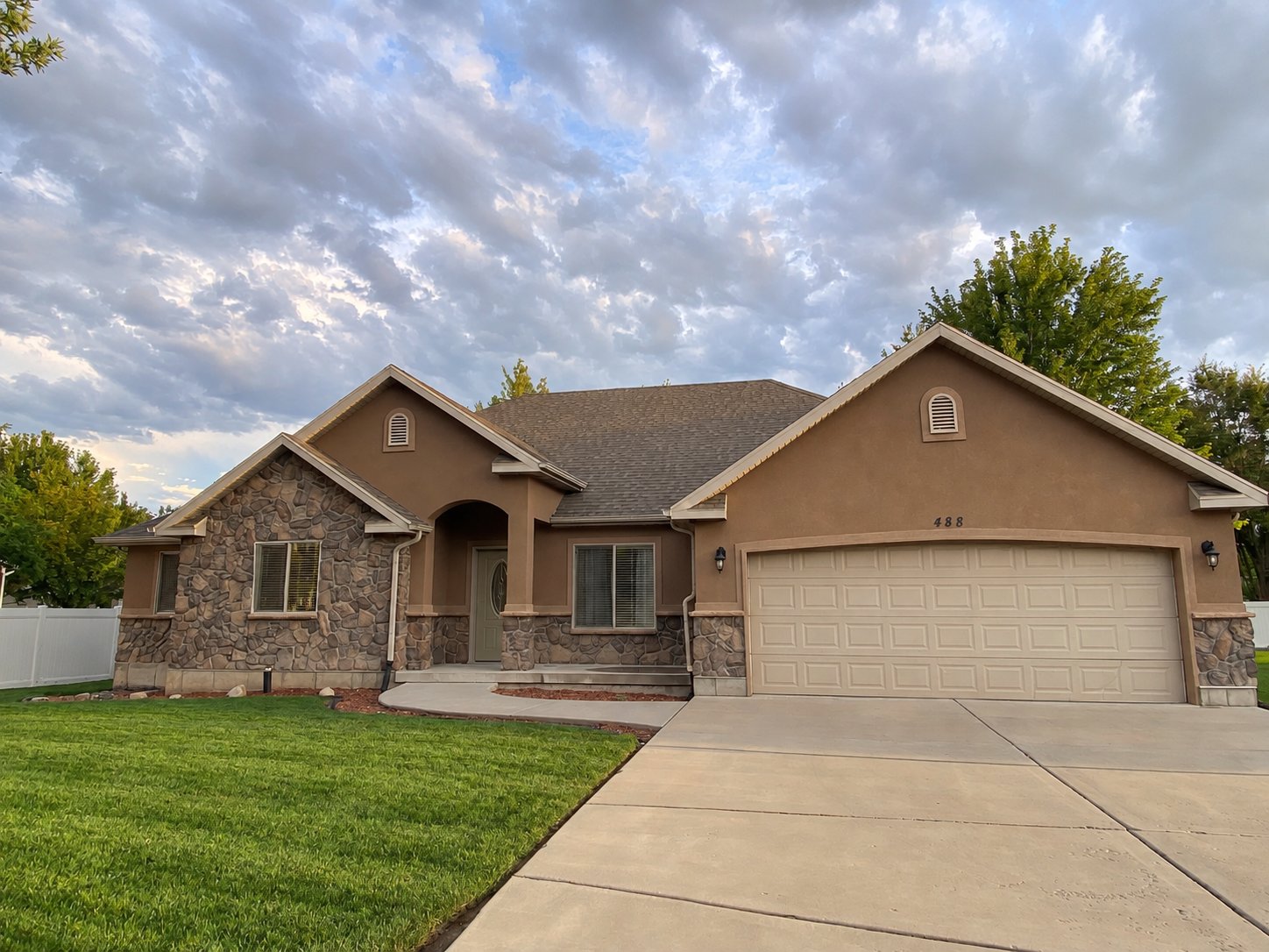 Provo House: 488 N 2670 W