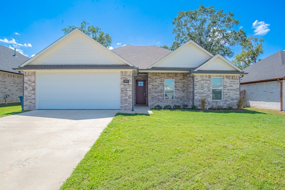 Whitehouse House: 1806 Josh Dr