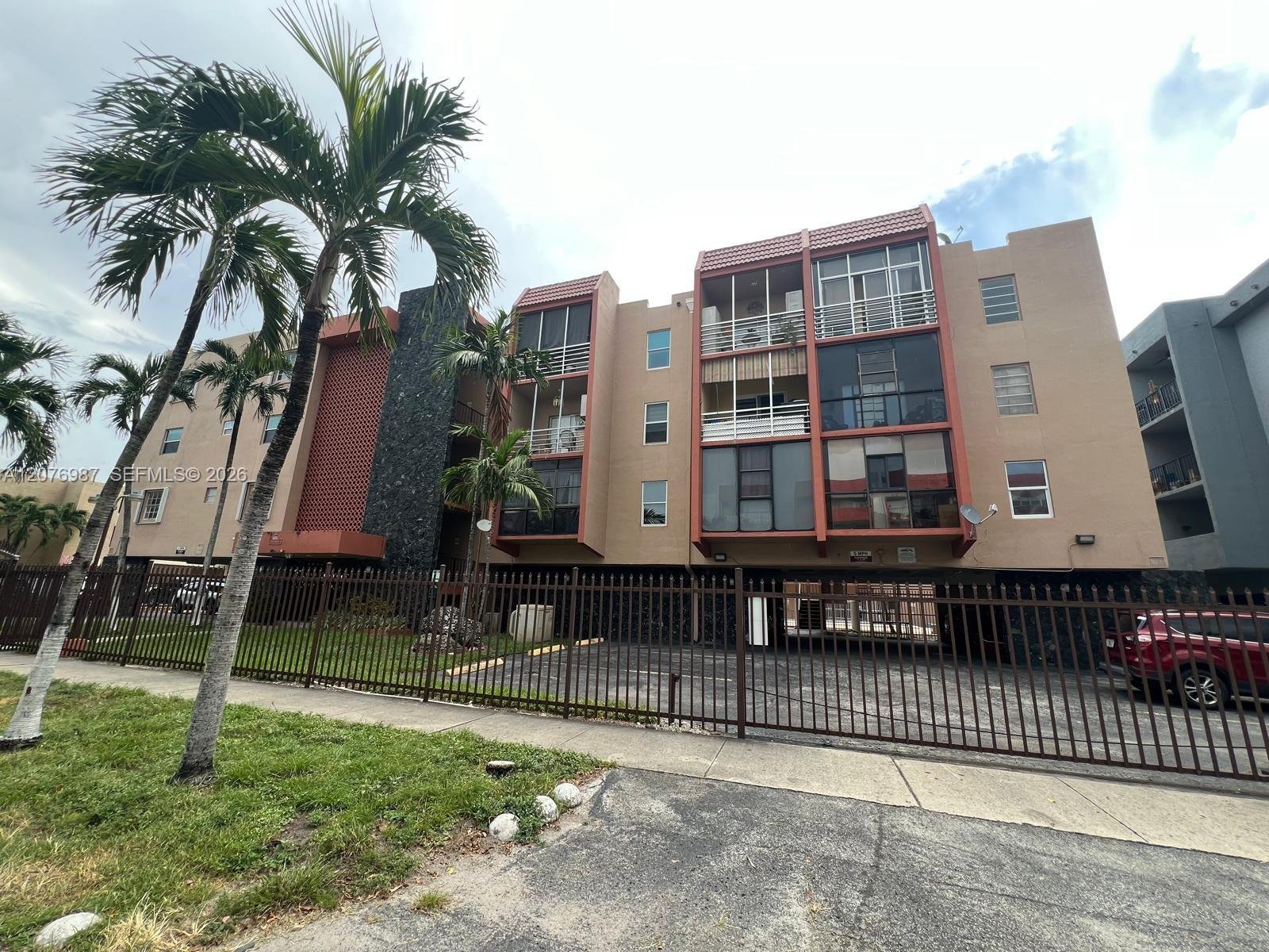 HIALEAH Condo: 6095 W 19th Ave