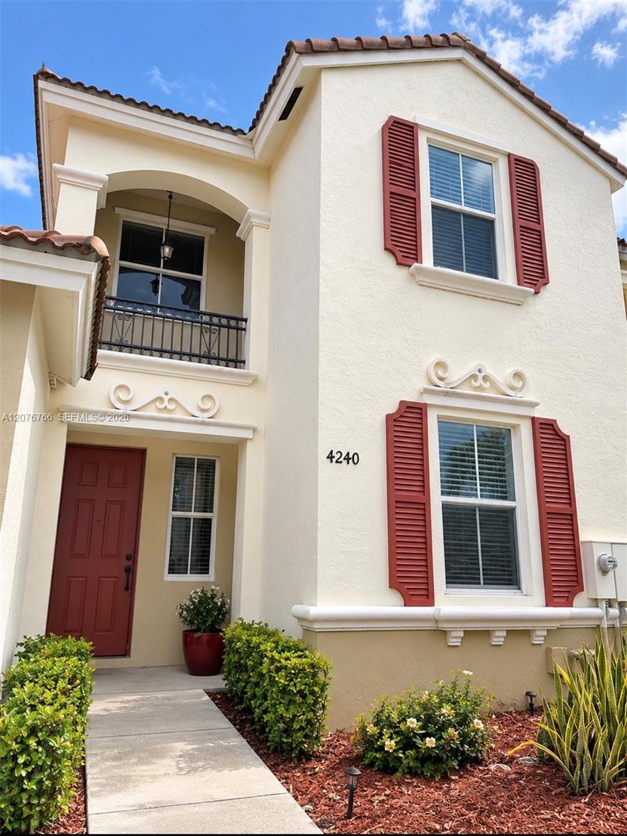 HOMESTEAD Townhome: 4240 NE 9th St