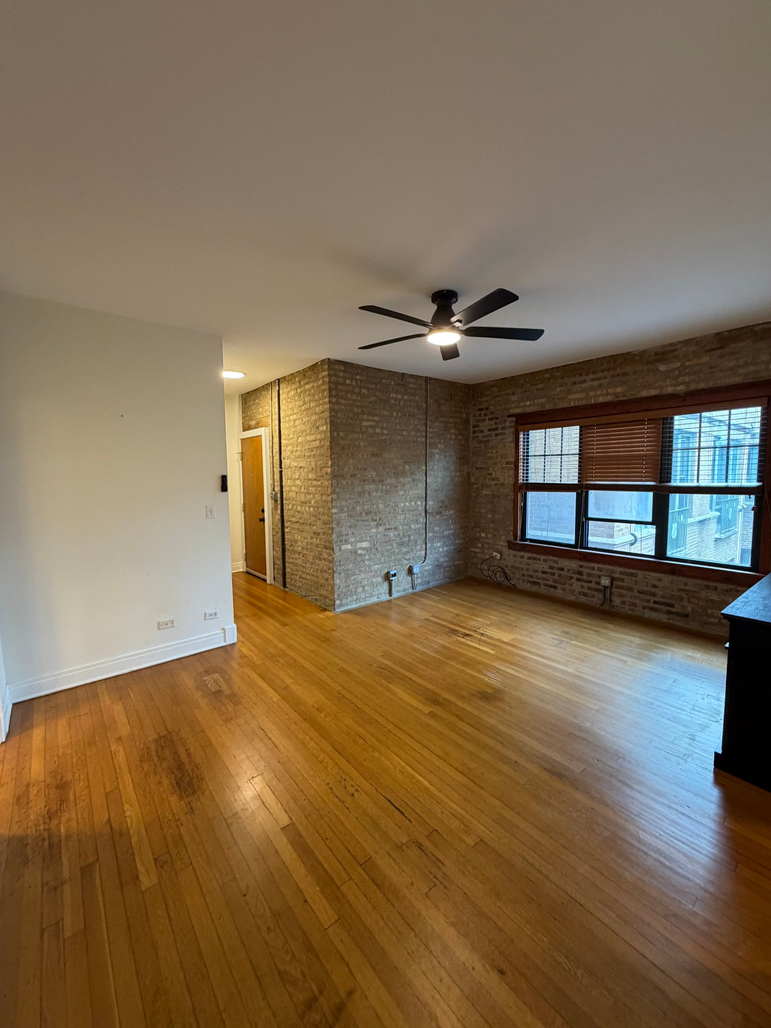 Chicago Condo: 7025 N Sheridan Rd