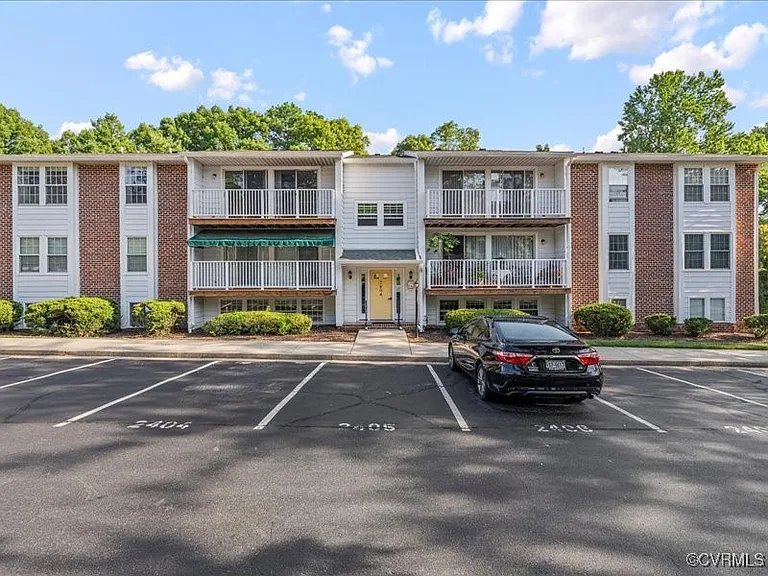 Henrico House: 7604 Roscommon Ct
