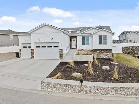 Pocatello House: 1270 Dolostone Dr