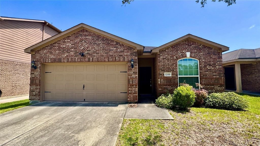 pinehurst House: 12019 quartersawn ln