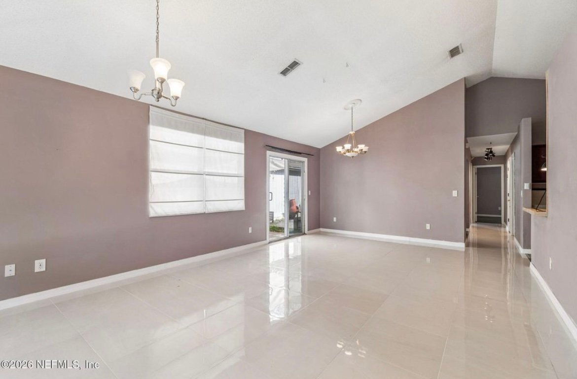 Jacksonville House: 5065 Knightsbridge Cir N