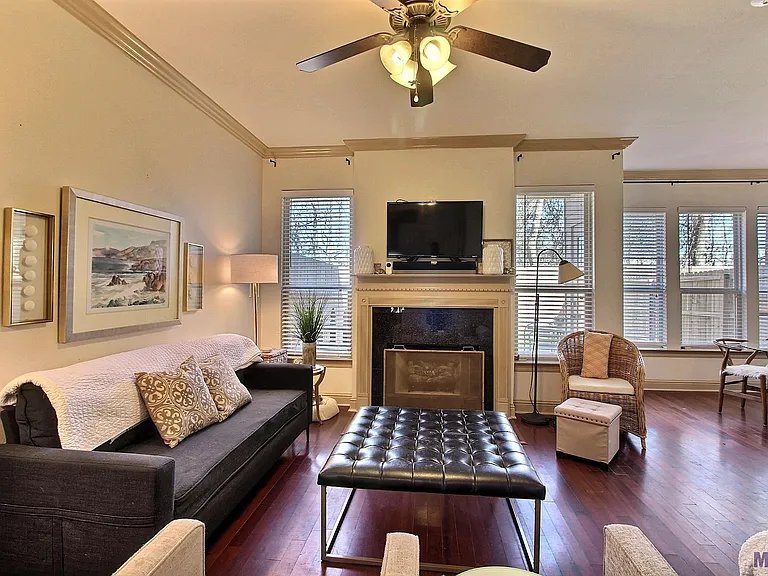 Prairieville Townhome: 18160 Pinehurst Dr