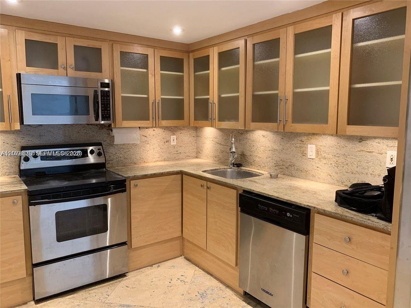 MIAMI Condo: 780 NE 69th St