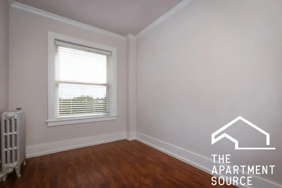 Chicago Apartment: 6748 North Ashland Avenue #L4 Chicago, IL 60626