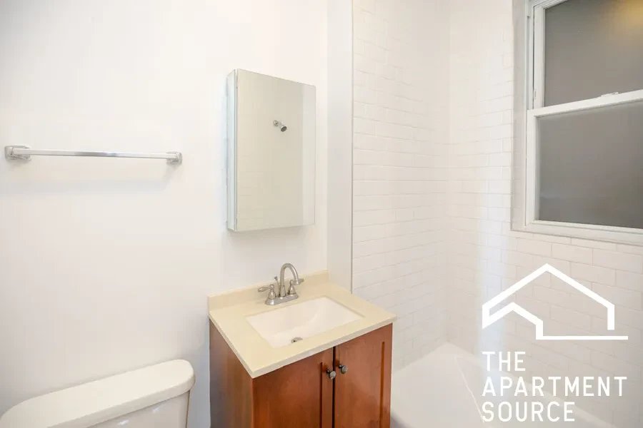 Chicago Apartment: 1550 West 95th Street #304 Chicago, IL 60643