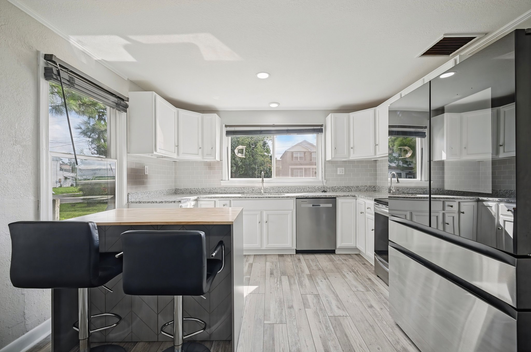 Portsmouth House: 3600 Mariner Ave