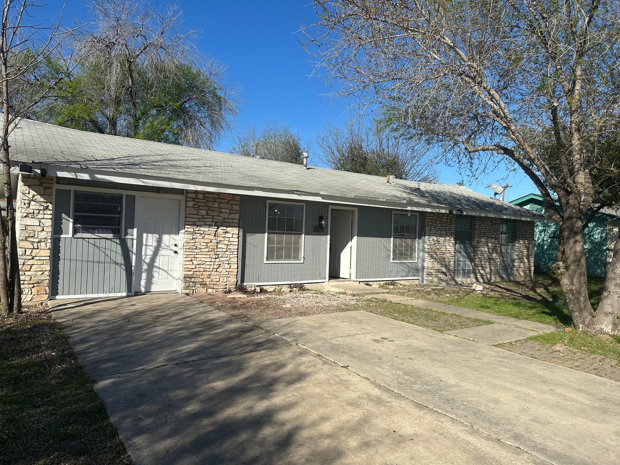 San Antonio House: 115 Meadow Trail Dr