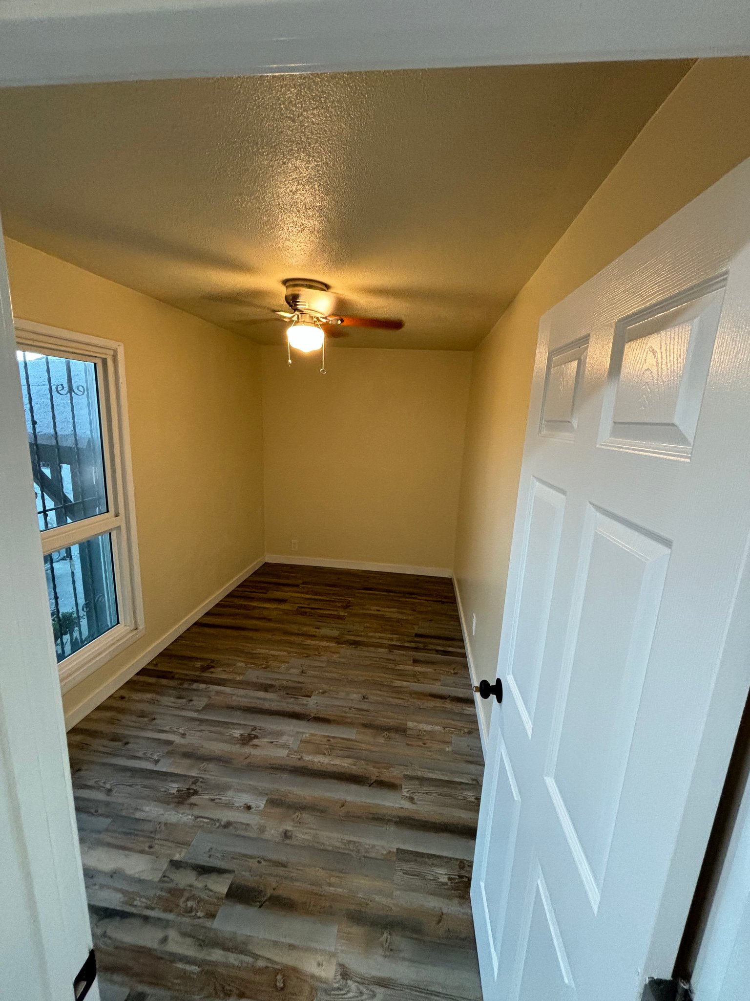 Los Angeles Single Room: 1129 E 103rd St, Los Angeles, CA 90002