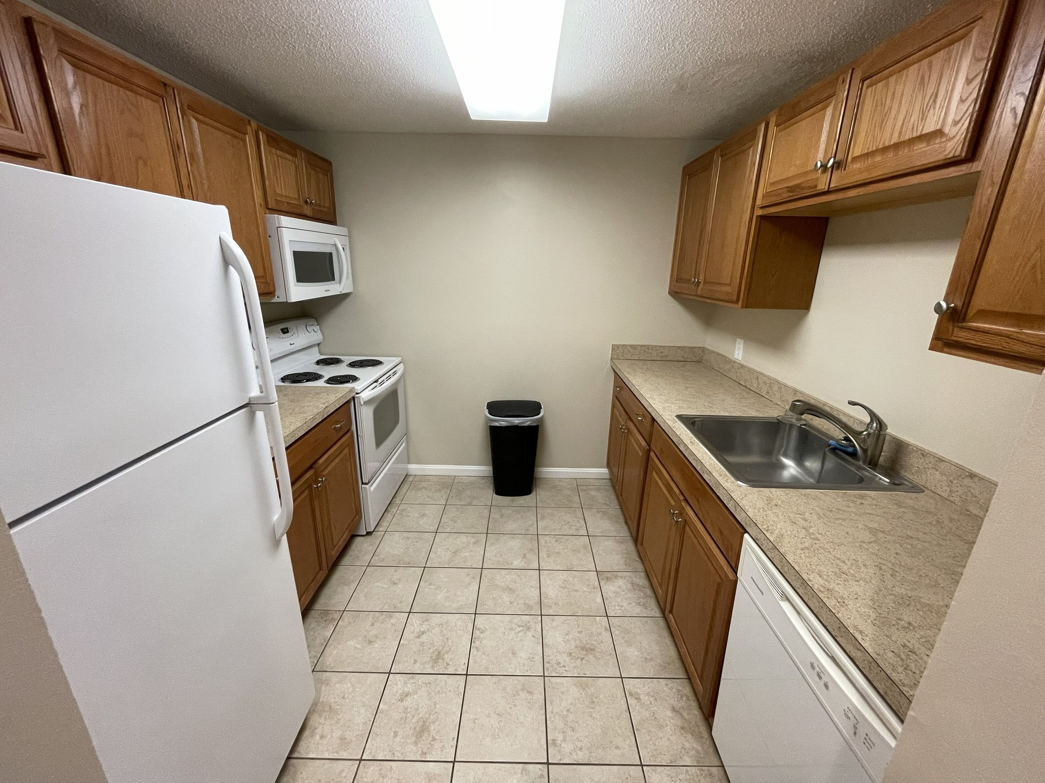 Plymouth Apartment: 1 Marc Dr