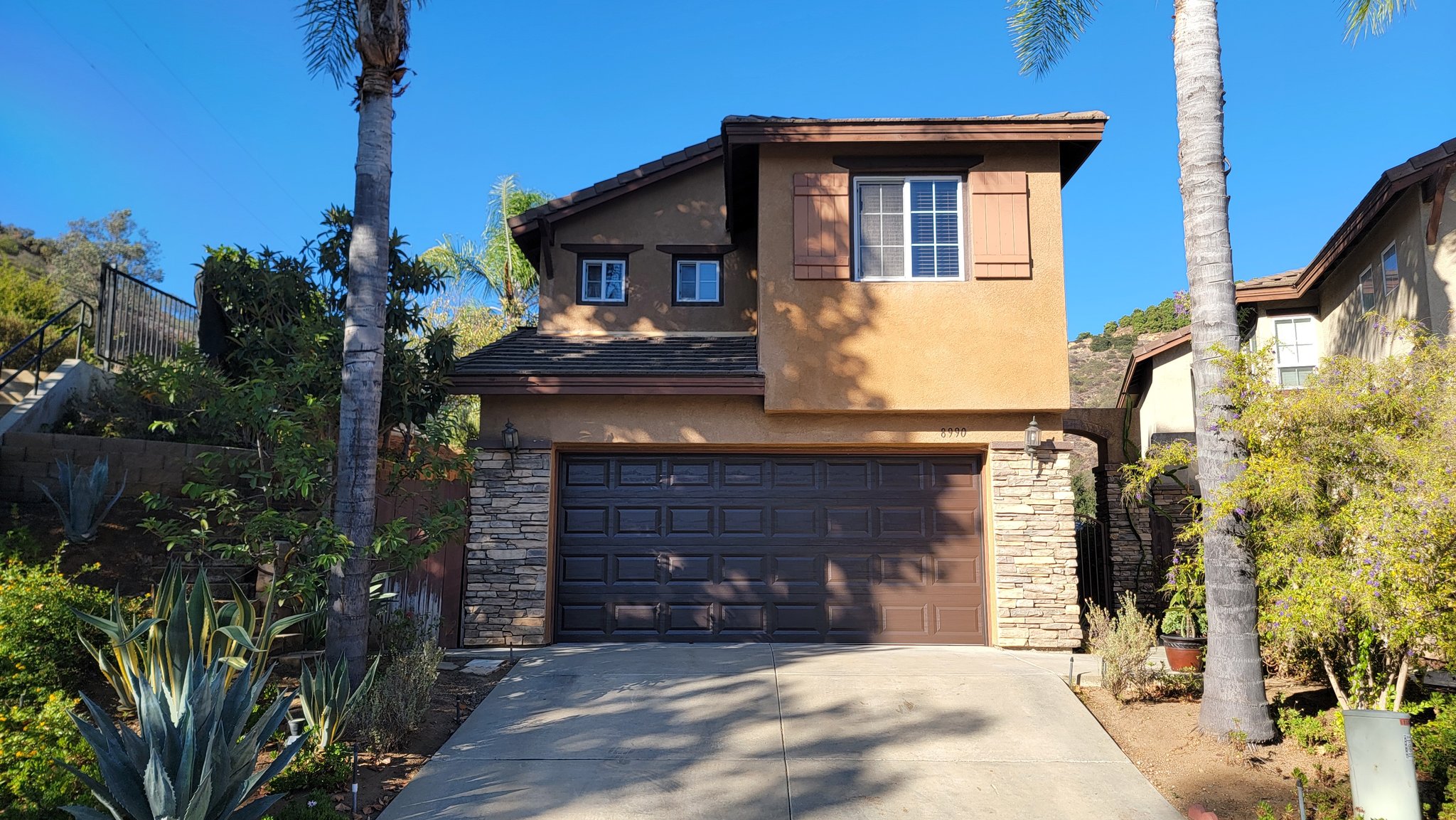 Escondido House: 8990 Courtyard View Dr