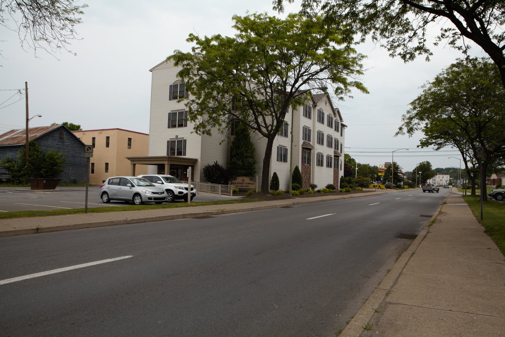 Milton Apartment: 130 S Arch St