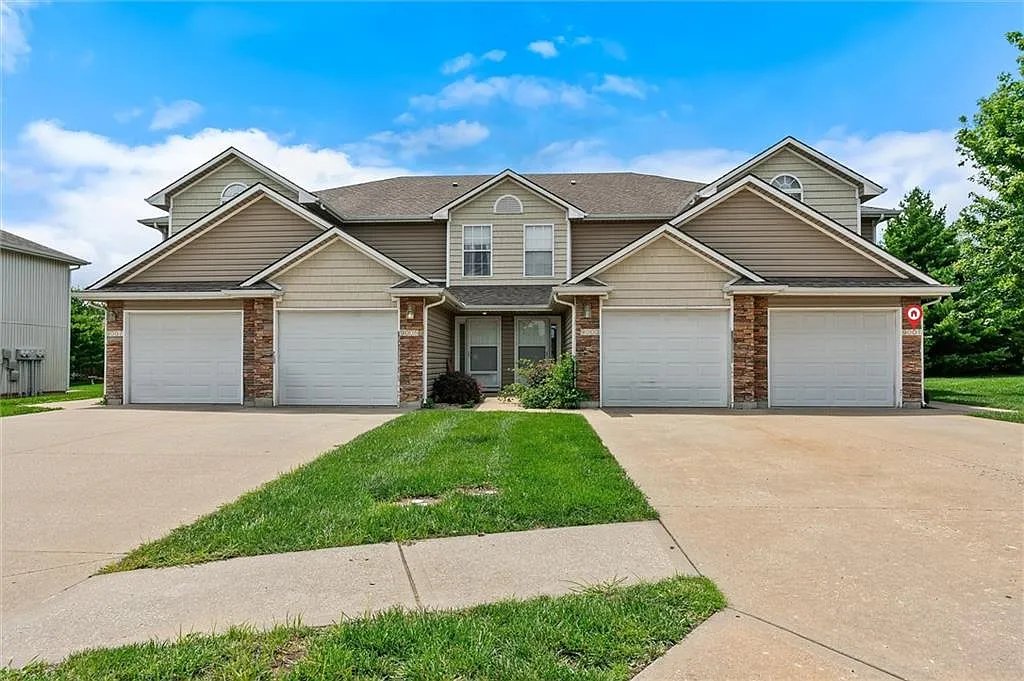 Lees Summit Townhome: 9001 SW Gala Dr