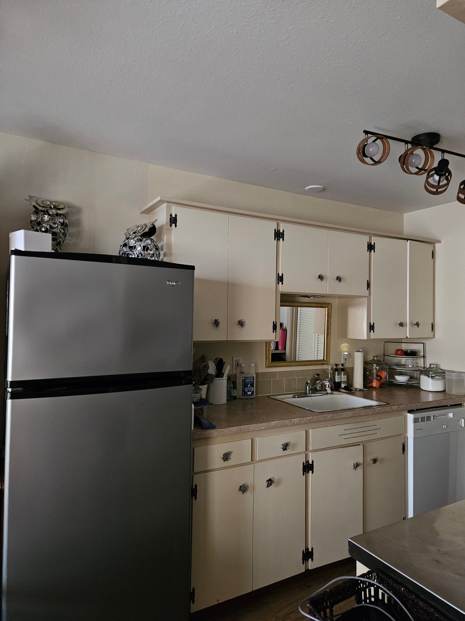 EDMONDS Condo: 21114-77TH PL.W.